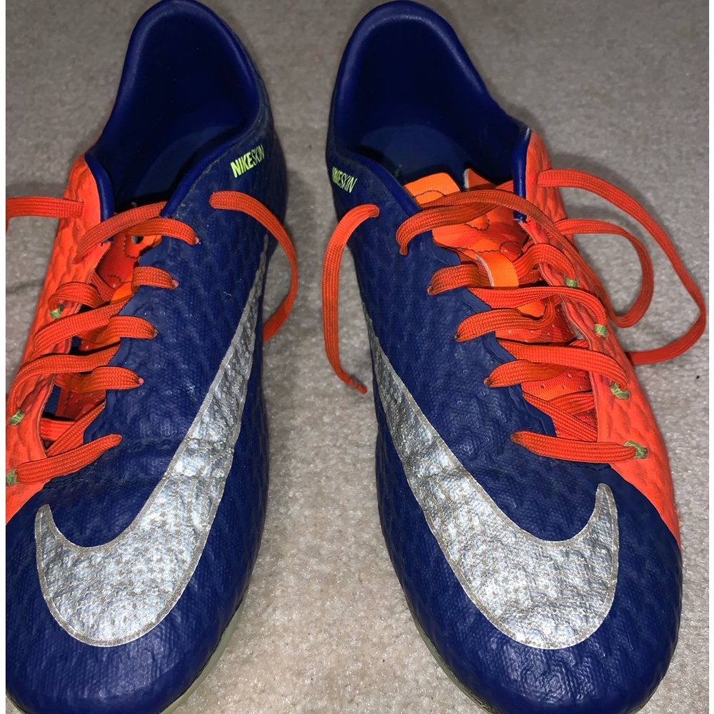Soccer shoes size 8